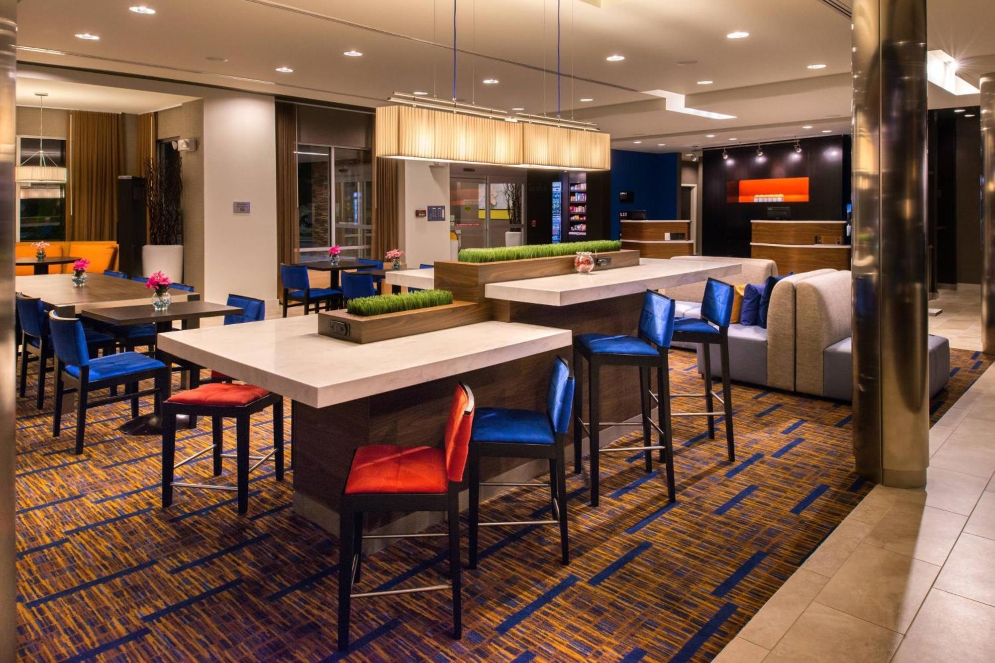 Courtyard By Marriott Hot Springs Hotell Exteriör bild