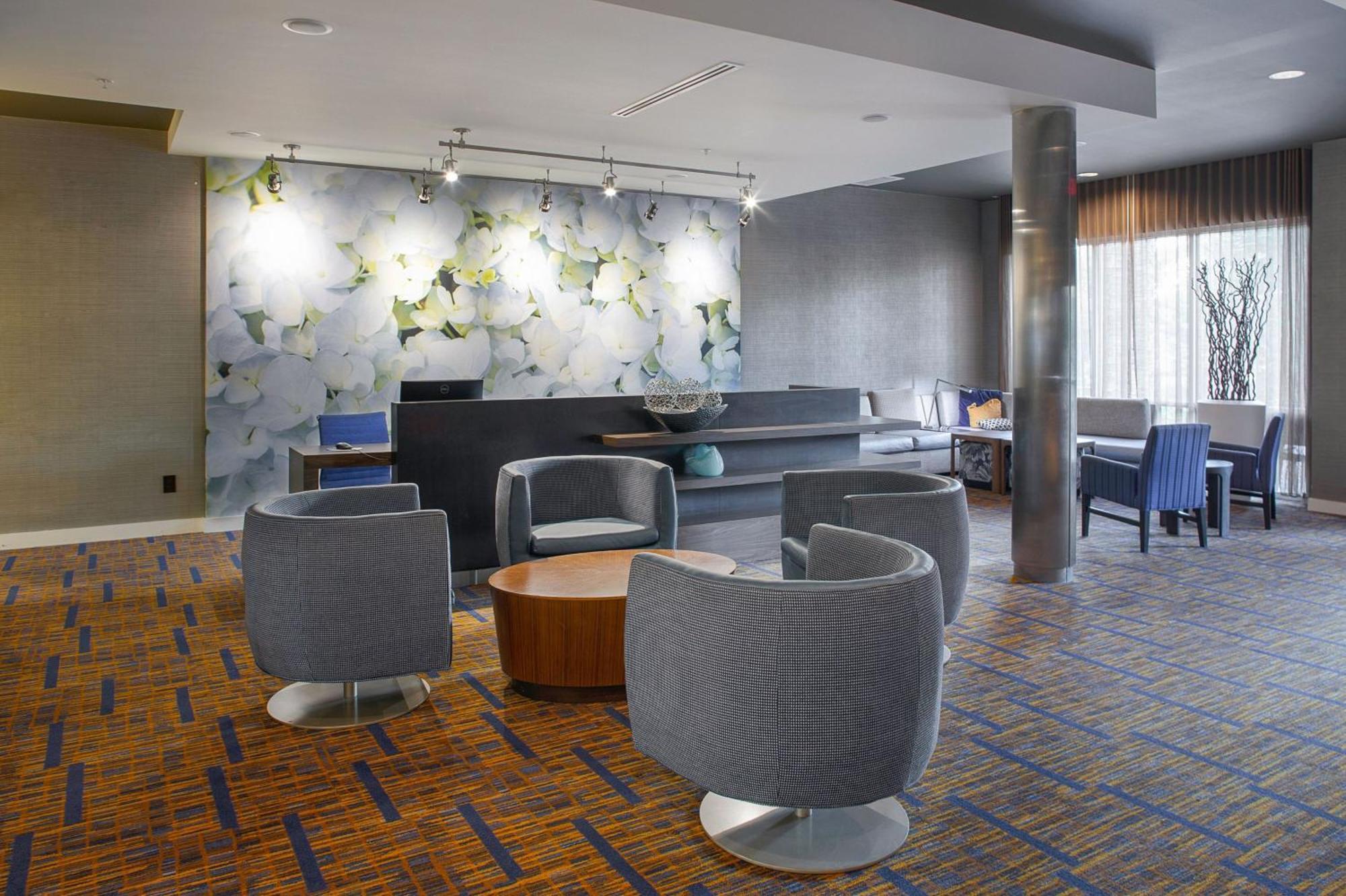 Courtyard By Marriott Hot Springs Hotell Exteriör bild