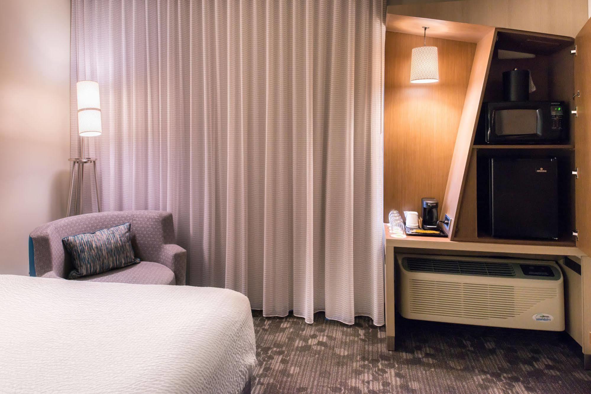 Courtyard By Marriott Hot Springs Hotell Exteriör bild