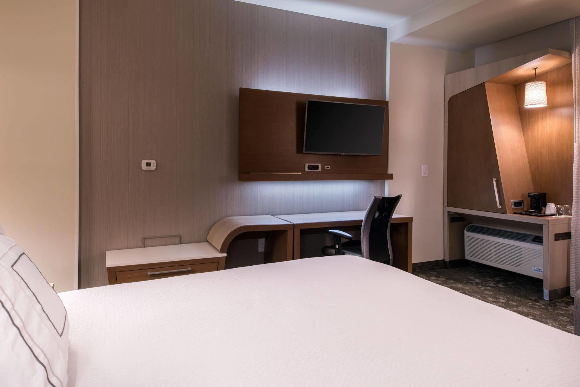 Courtyard By Marriott Hot Springs Hotell Exteriör bild