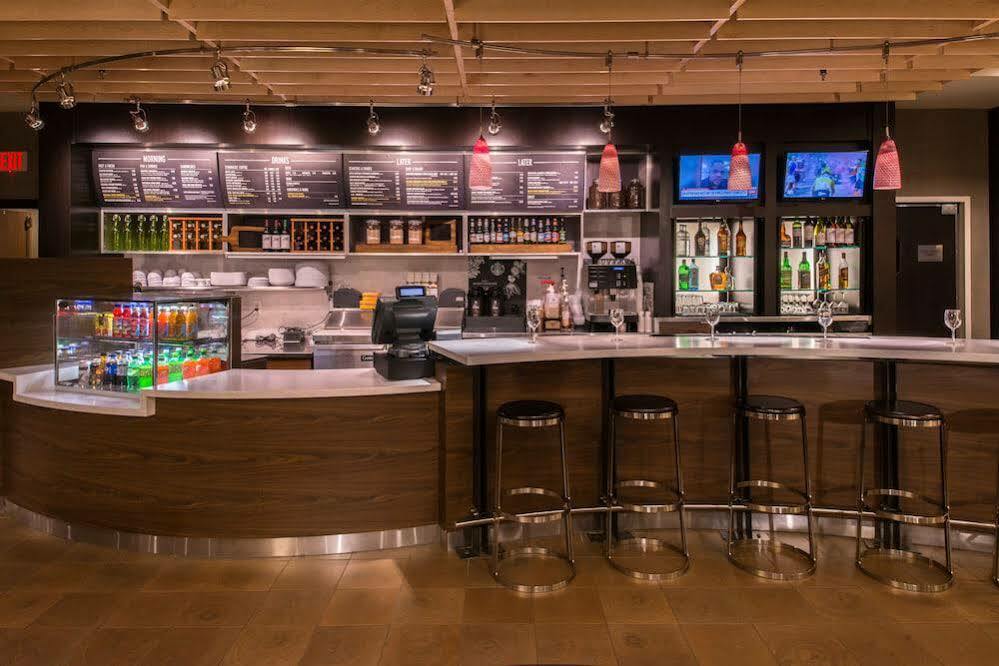 Courtyard By Marriott Hot Springs Hotell Exteriör bild