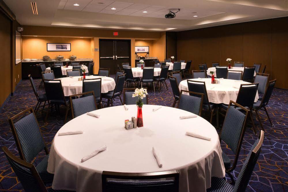 Courtyard By Marriott Hot Springs Hotell Exteriör bild